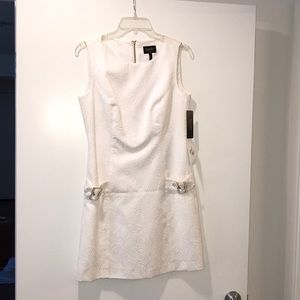 Laundry sz 4 white minidress. Gold accents.